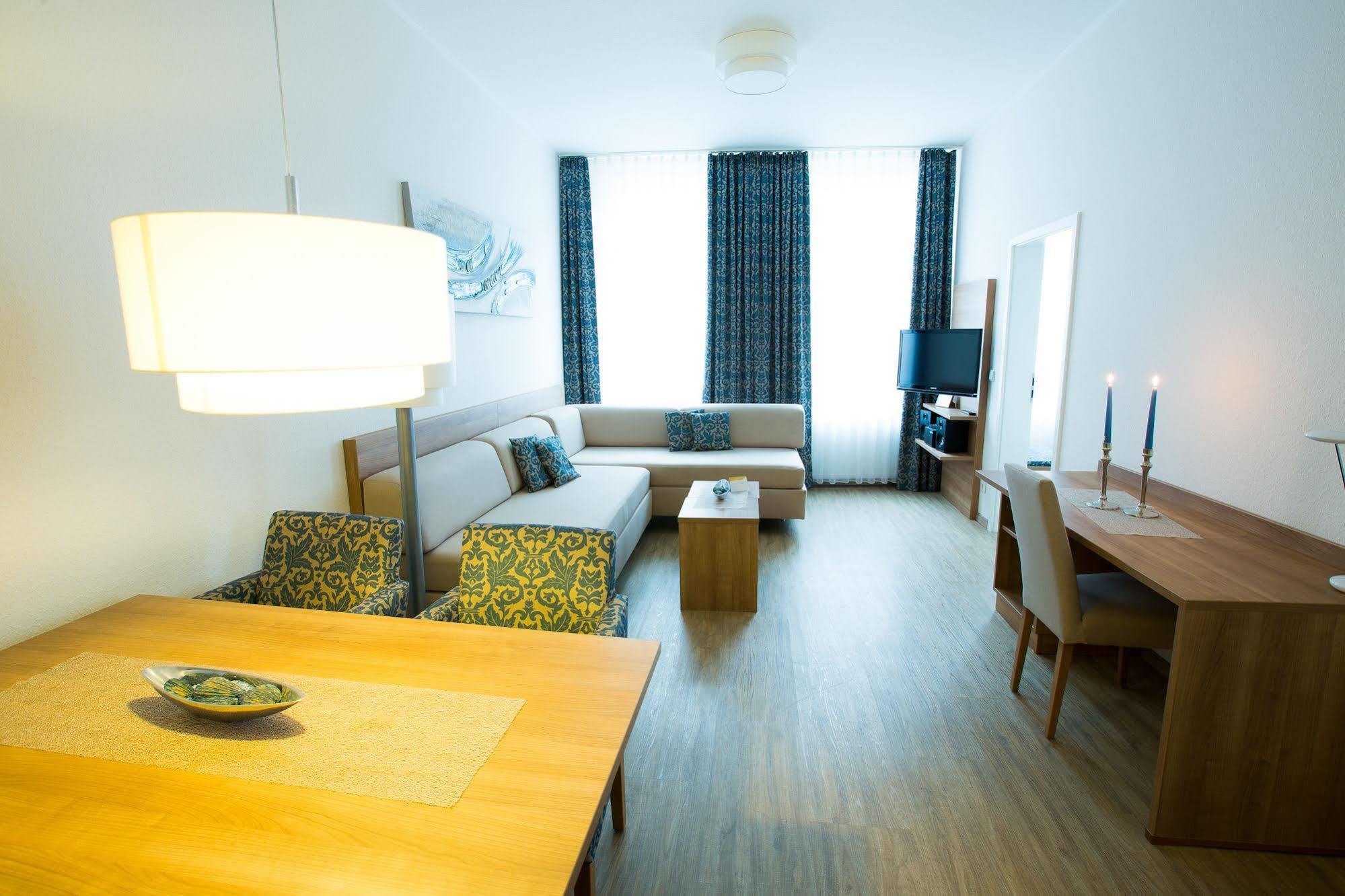 שפייר Hotel & Living Am Wartturm - Hotel & Apartments מראה חיצוני תמונה